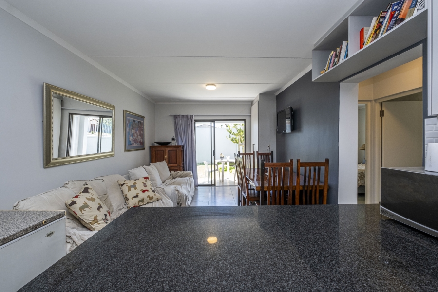 2 Bedroom Property for Sale in Loucharmante Western Cape